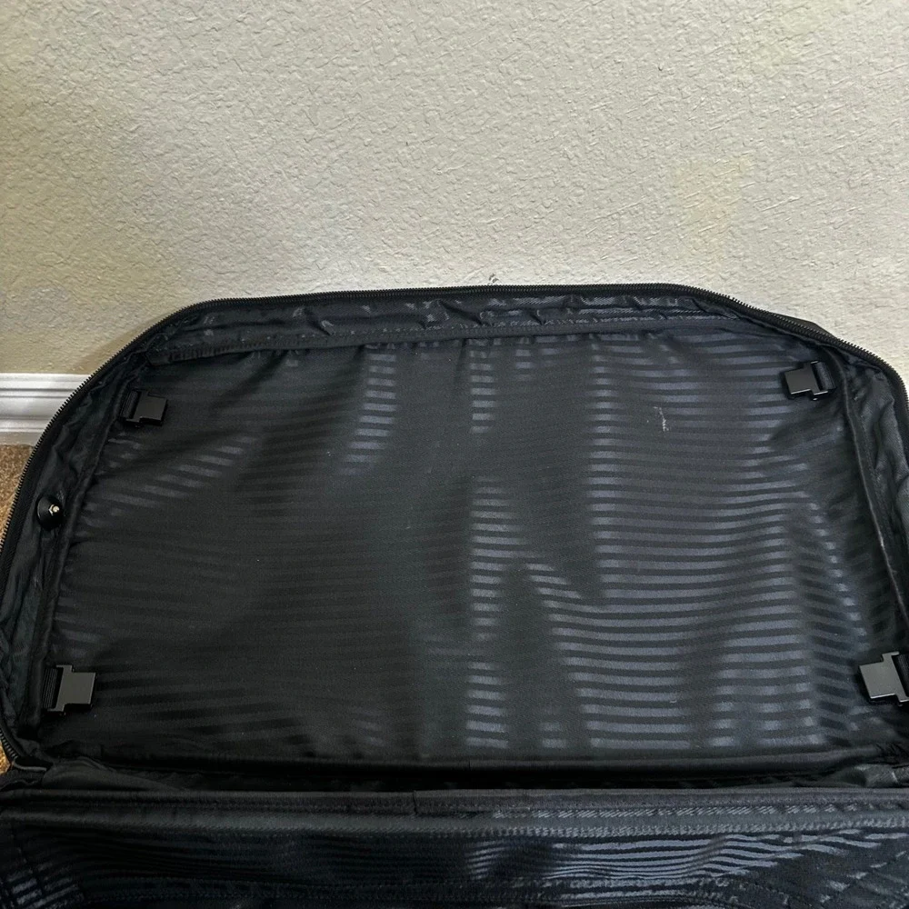 Tumi Alpha Black Ballistic Nylon 2-Wheel Carry-On Suitcase Luggage 2234D3